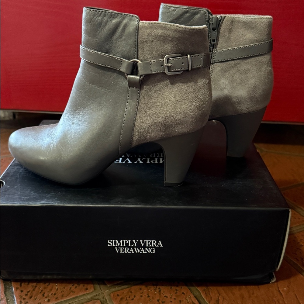 Simply Vera Vera Wang Gray Ankle Boots